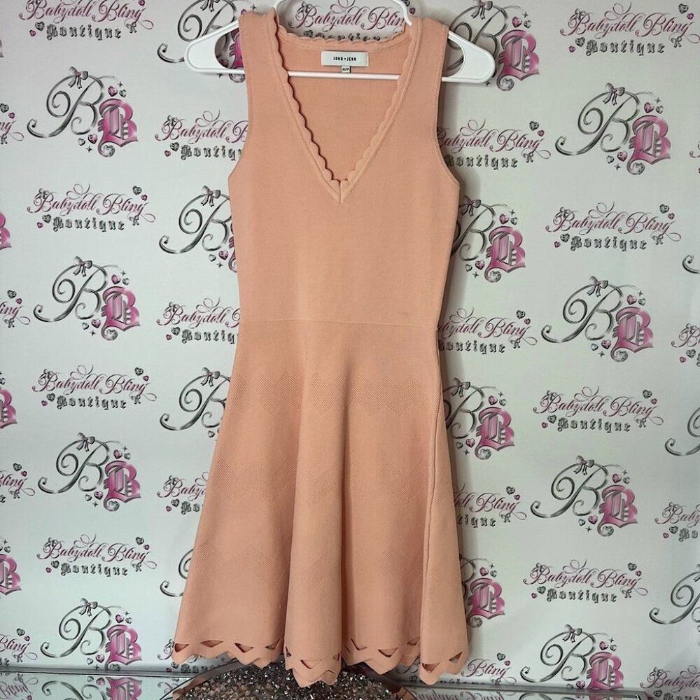 John + Jenn dress Peach Scalloped Mini Dress thick flattering fabric light